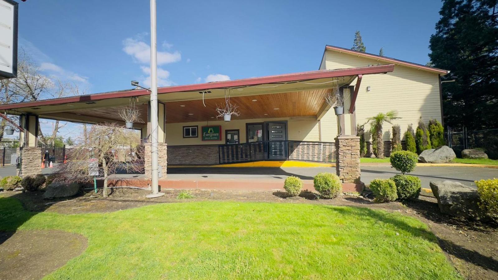 Evergreen Inn & Suites Portland (Adults Only) Exterior foto