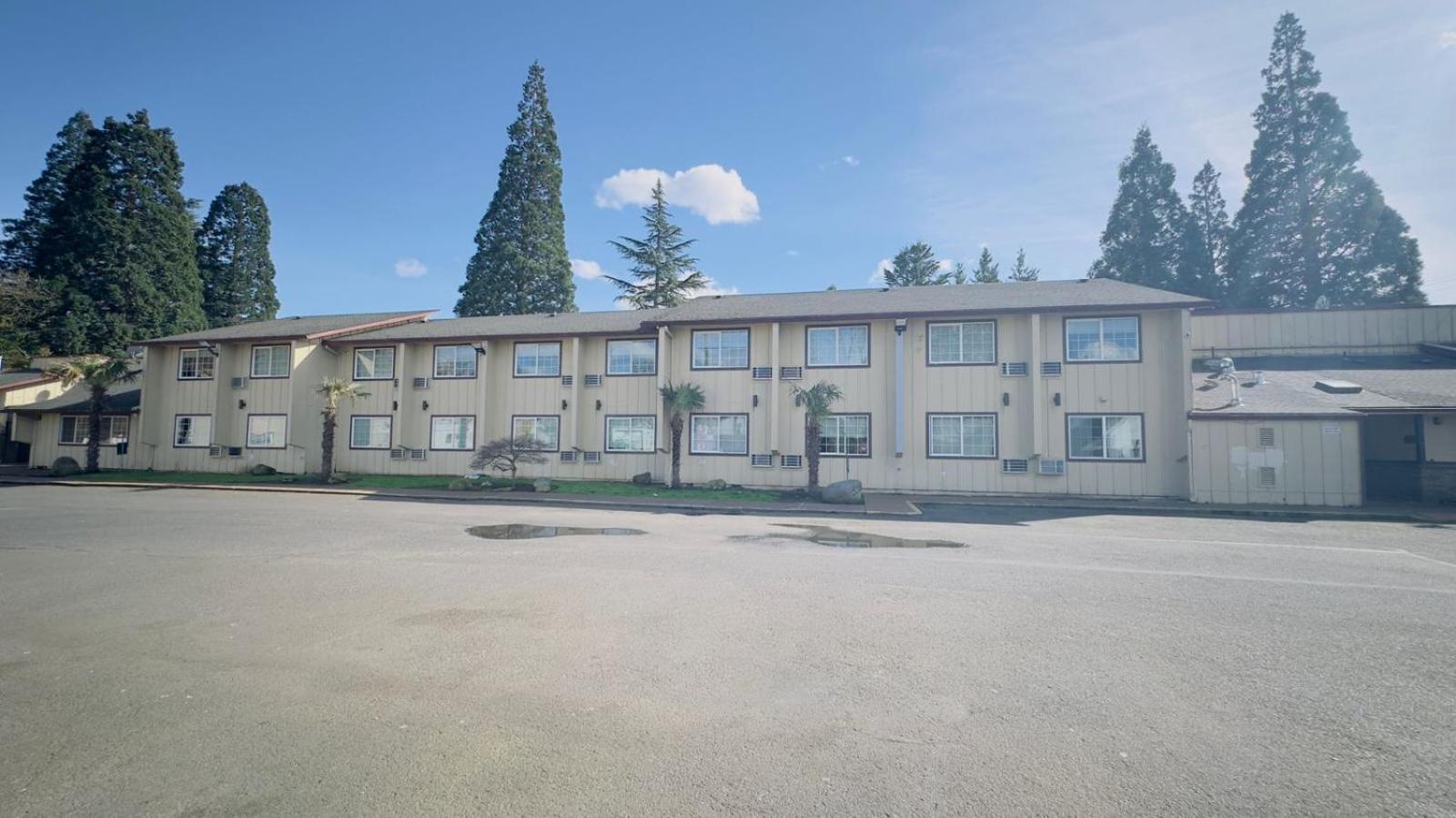 Evergreen Inn & Suites Portland (Adults Only) Exterior foto